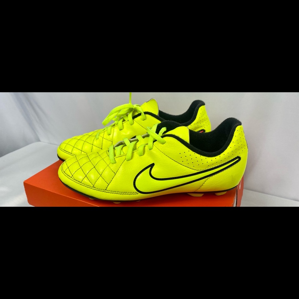 Girl's Nike JR TIEMPO RIO II FG - R (631286770) Yellow/Black Soccer Cleats (WOB)